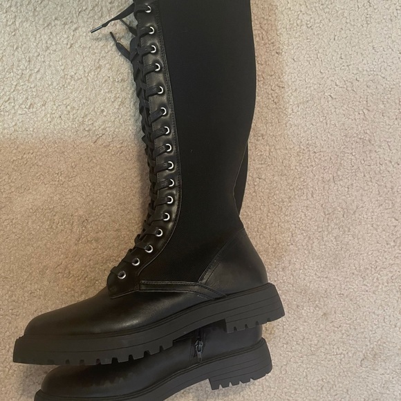 Size 12 Lace up boots, barely worn - Picture 6 of 7